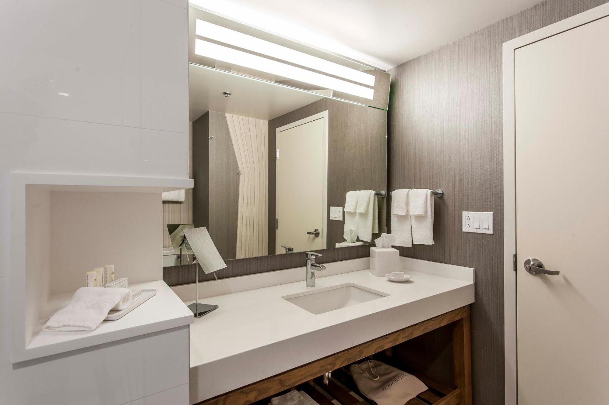 Hotel Courtyard By Marriott Montreal West Island/Baie D'Urfe Zewnętrze zdjęcie