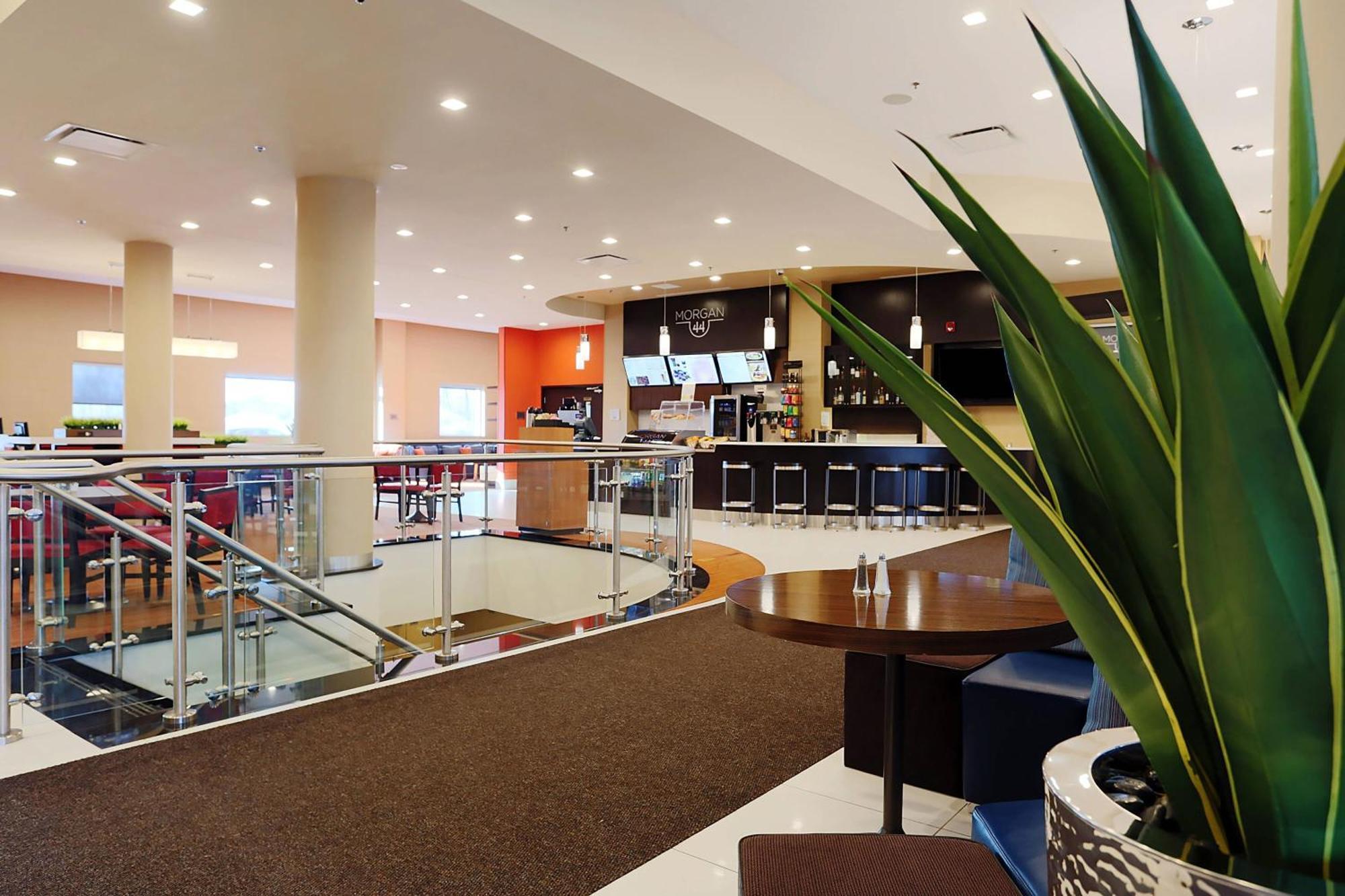 Hotel Courtyard By Marriott Montreal West Island/Baie D'Urfe Zewnętrze zdjęcie