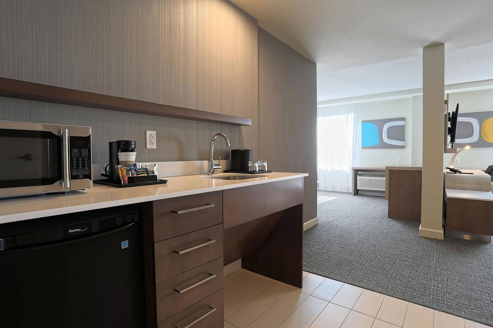 Hotel Courtyard By Marriott Montreal West Island/Baie D'Urfe Zewnętrze zdjęcie