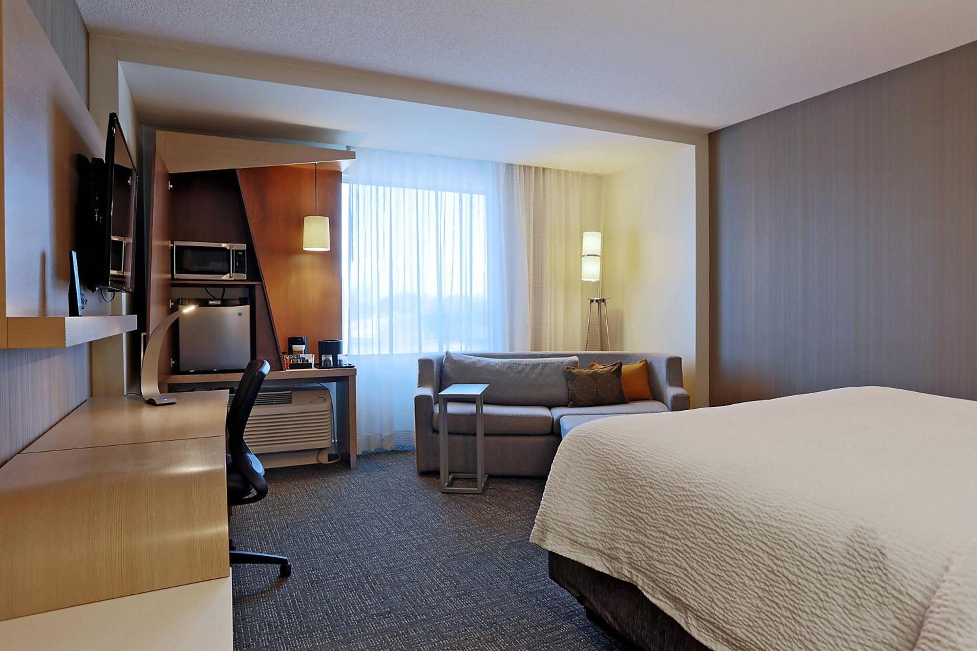 Hotel Courtyard By Marriott Montreal West Island/Baie D'Urfe Zewnętrze zdjęcie