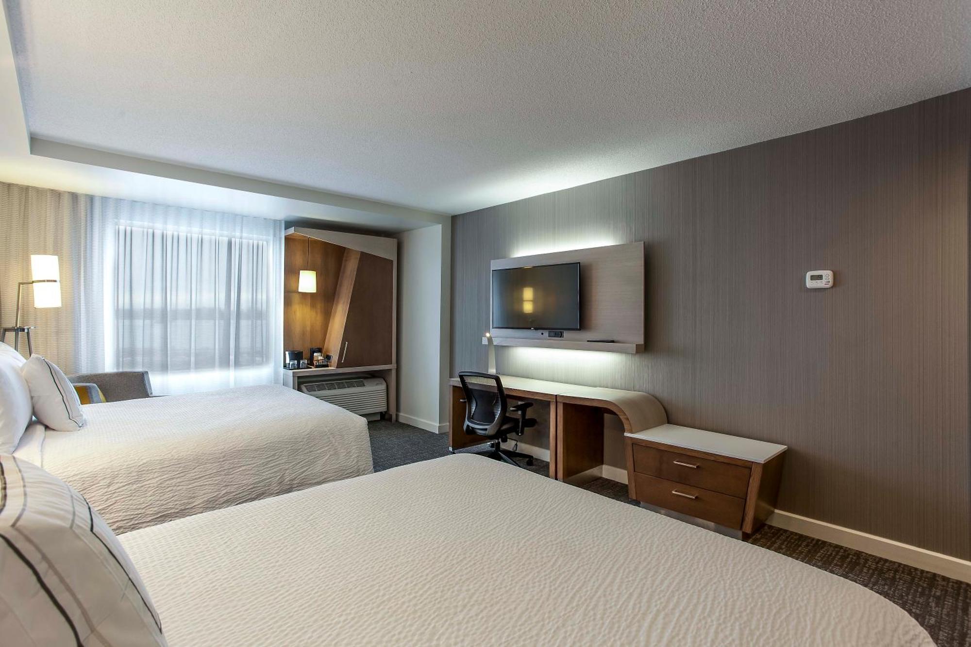 Hotel Courtyard By Marriott Montreal West Island/Baie D'Urfe Zewnętrze zdjęcie
