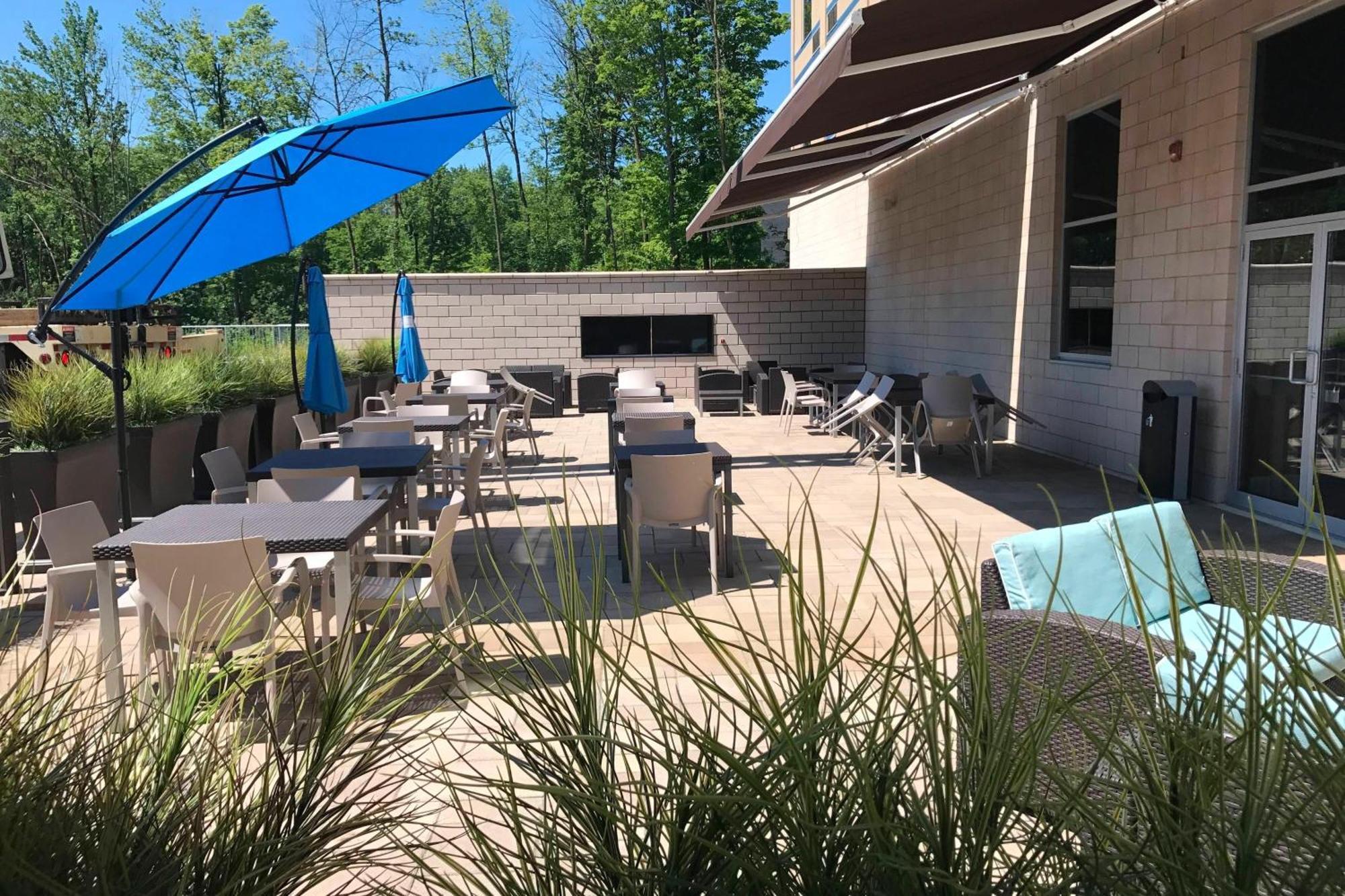 Hotel Courtyard By Marriott Montreal West Island/Baie D'Urfe Zewnętrze zdjęcie